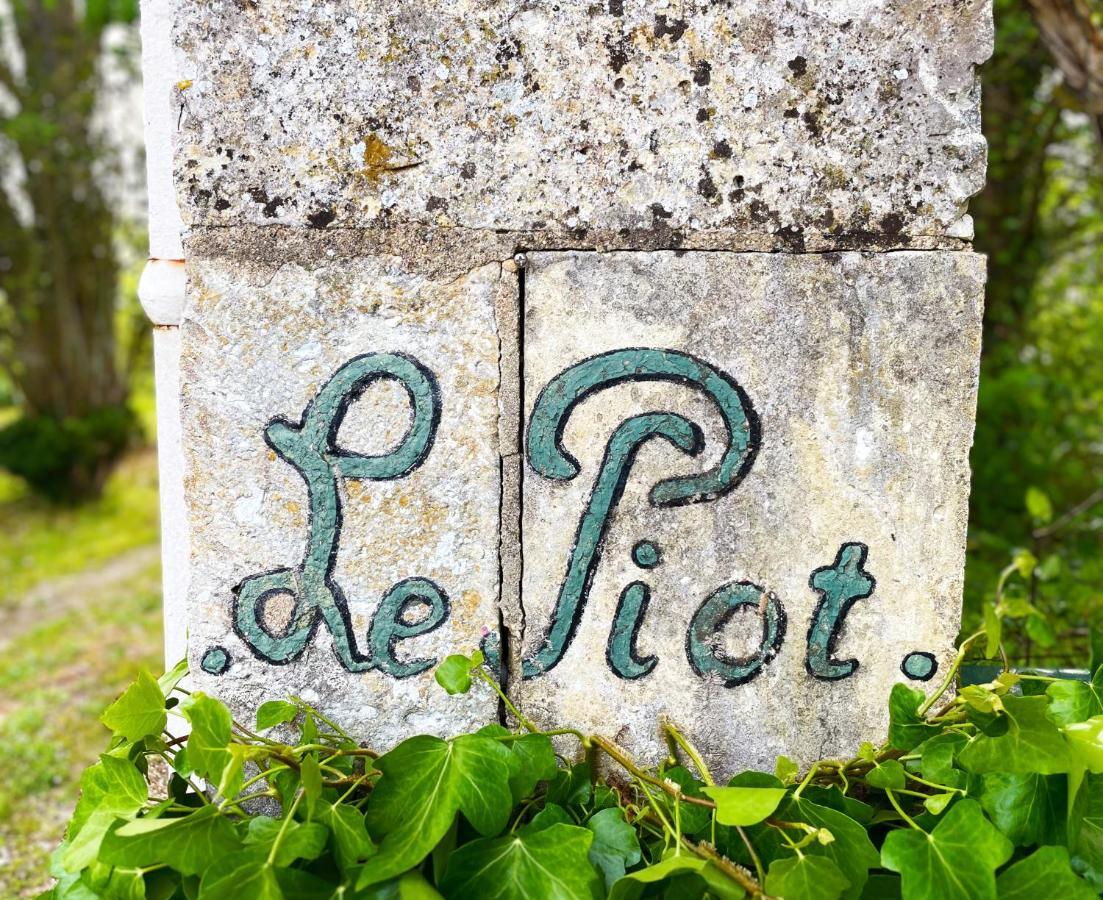 Bed and Breakfast Petit Chateau Le Piot Fleurance Exteriér fotografie