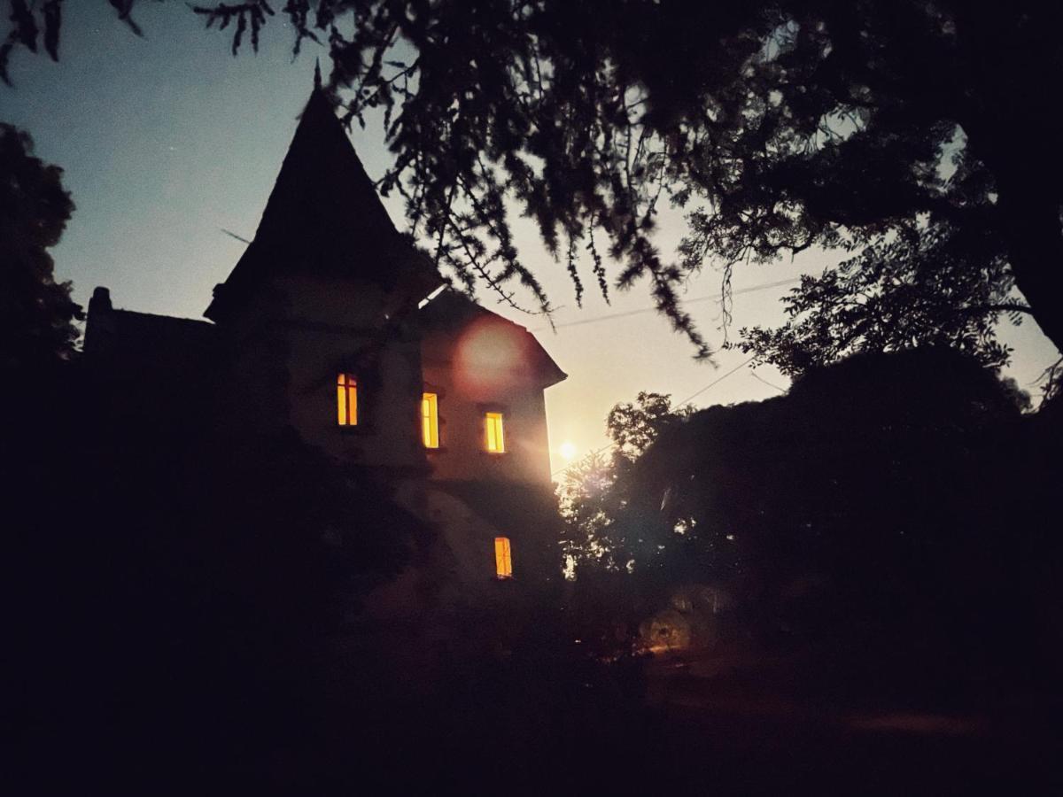 Bed and Breakfast Petit Chateau Le Piot Fleurance Exteriér fotografie